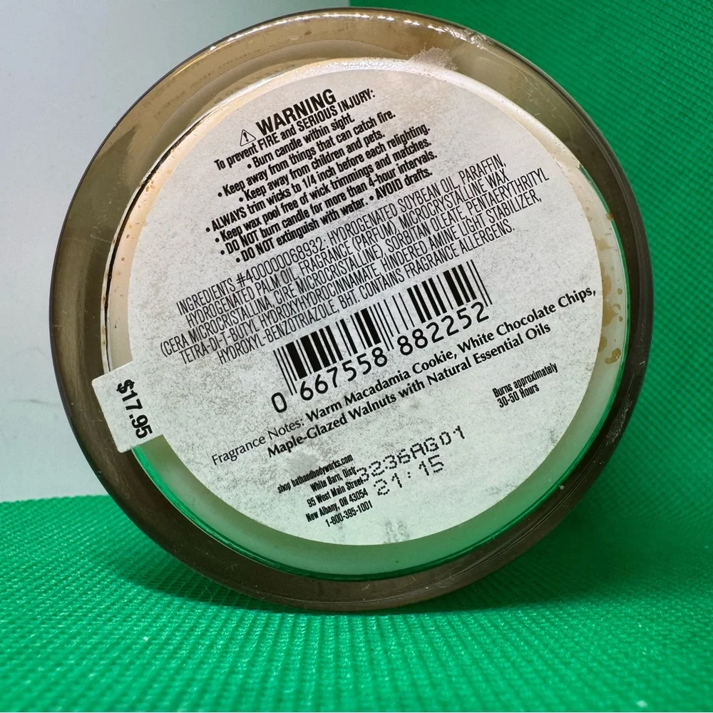 White Barn Merry Macadamia Scented Single Wick Candle - 🕯️ New - Picture 3 of 8